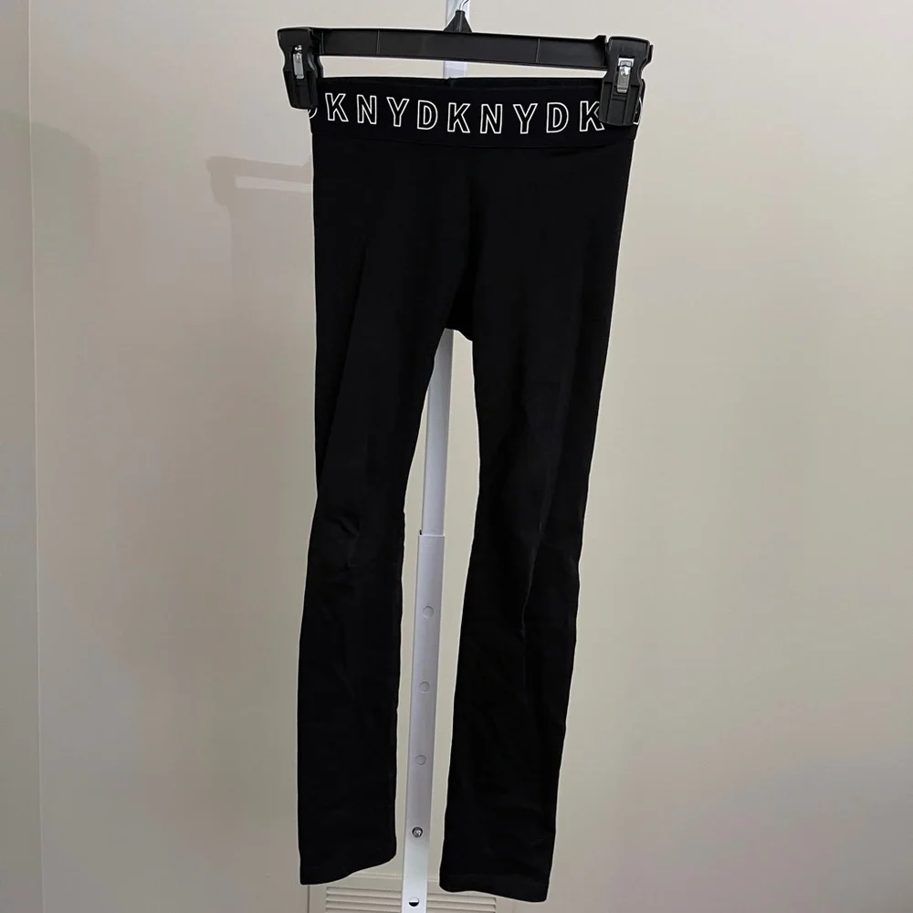 DMNY
Branded Leggings Black - Picture 5 of 5